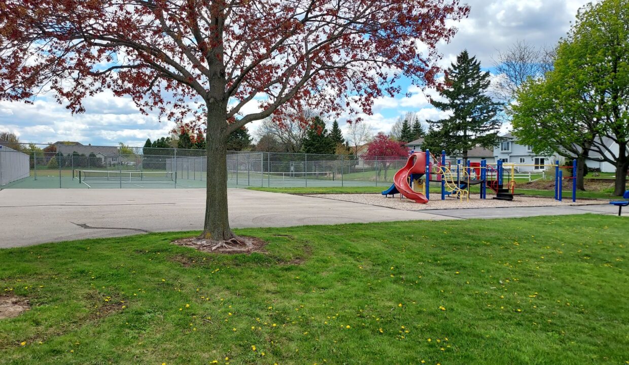 8030 S Waring - Tennis - Playground