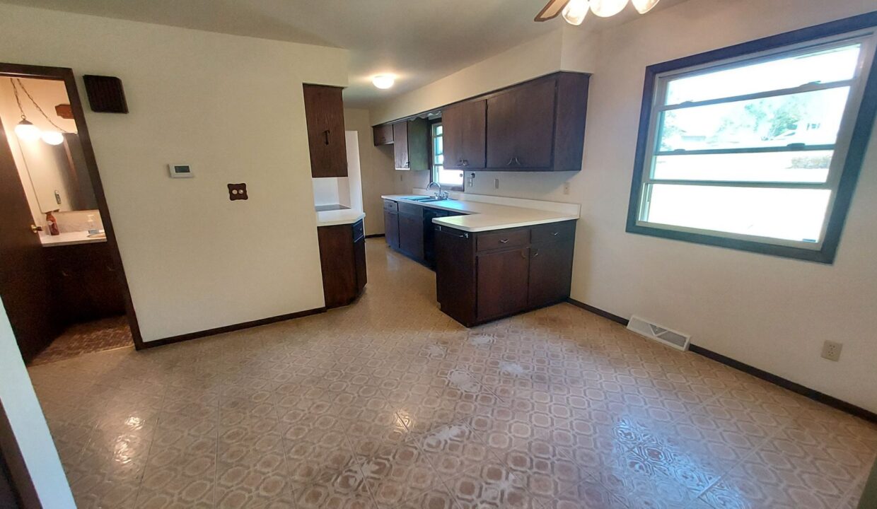 8030 S Waring - kitchen-dinette