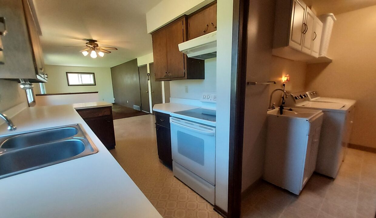 8030 S Waring - kitchen1
