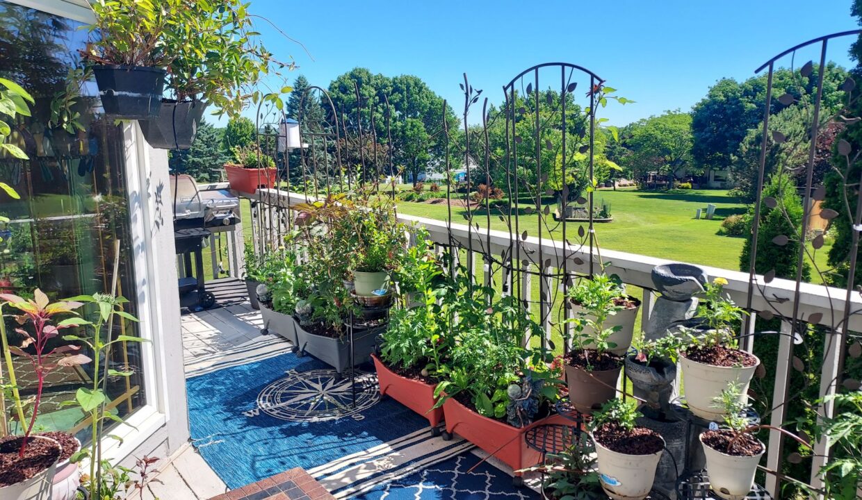 8404 S 68th - Deck2