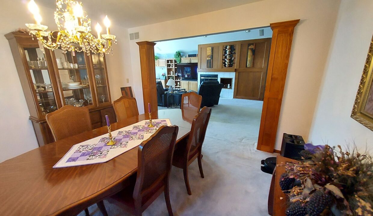 8404 S 68th - Dining Rm3