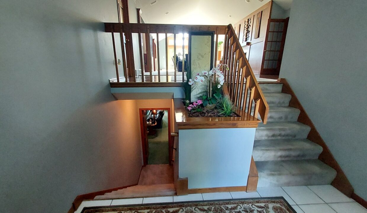 8404 S 68th - Front Entry