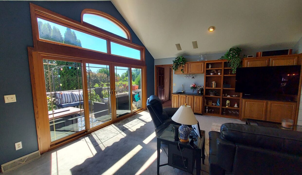 8404 S 68th - GRM - Patio Drs