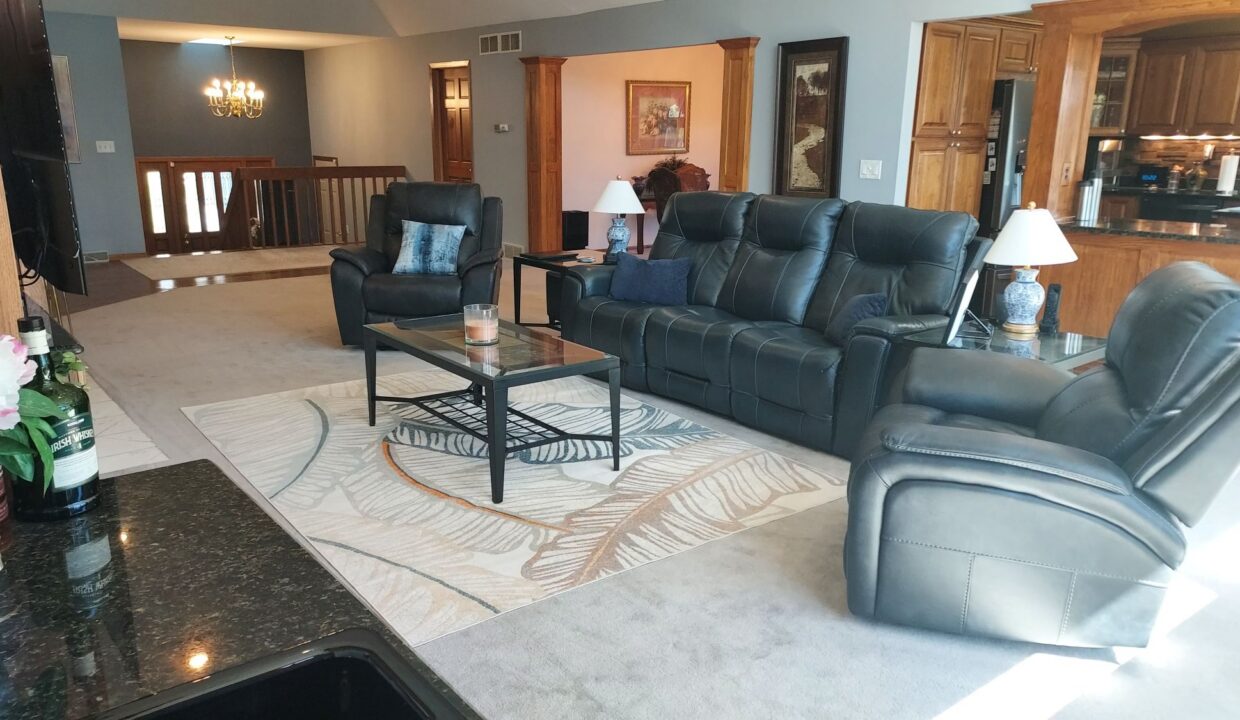 8404 S 68th - GRM3