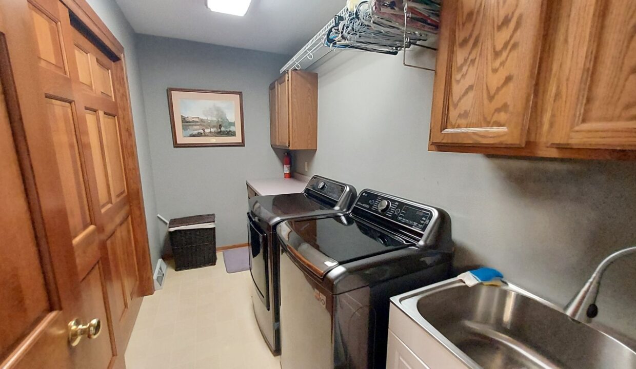 8404 S 68th - Laundry Rm