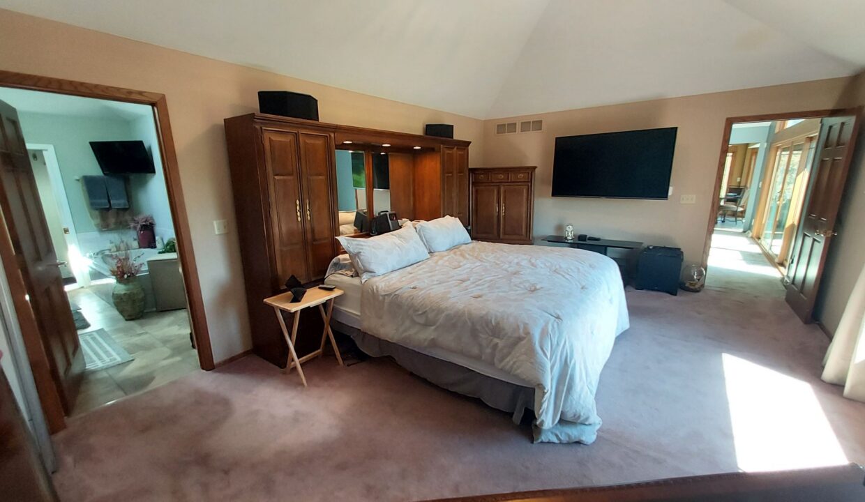 8404 S 68th - MBR2
