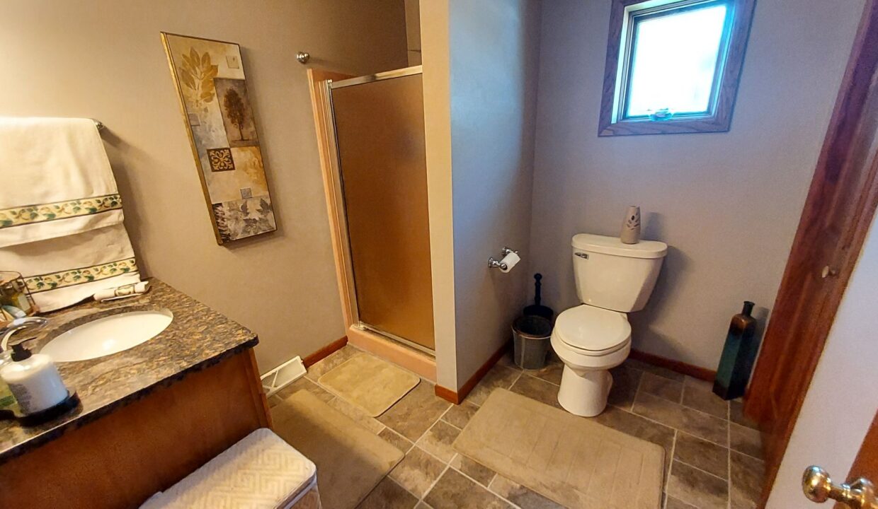 8404 S 68th - Main Bath