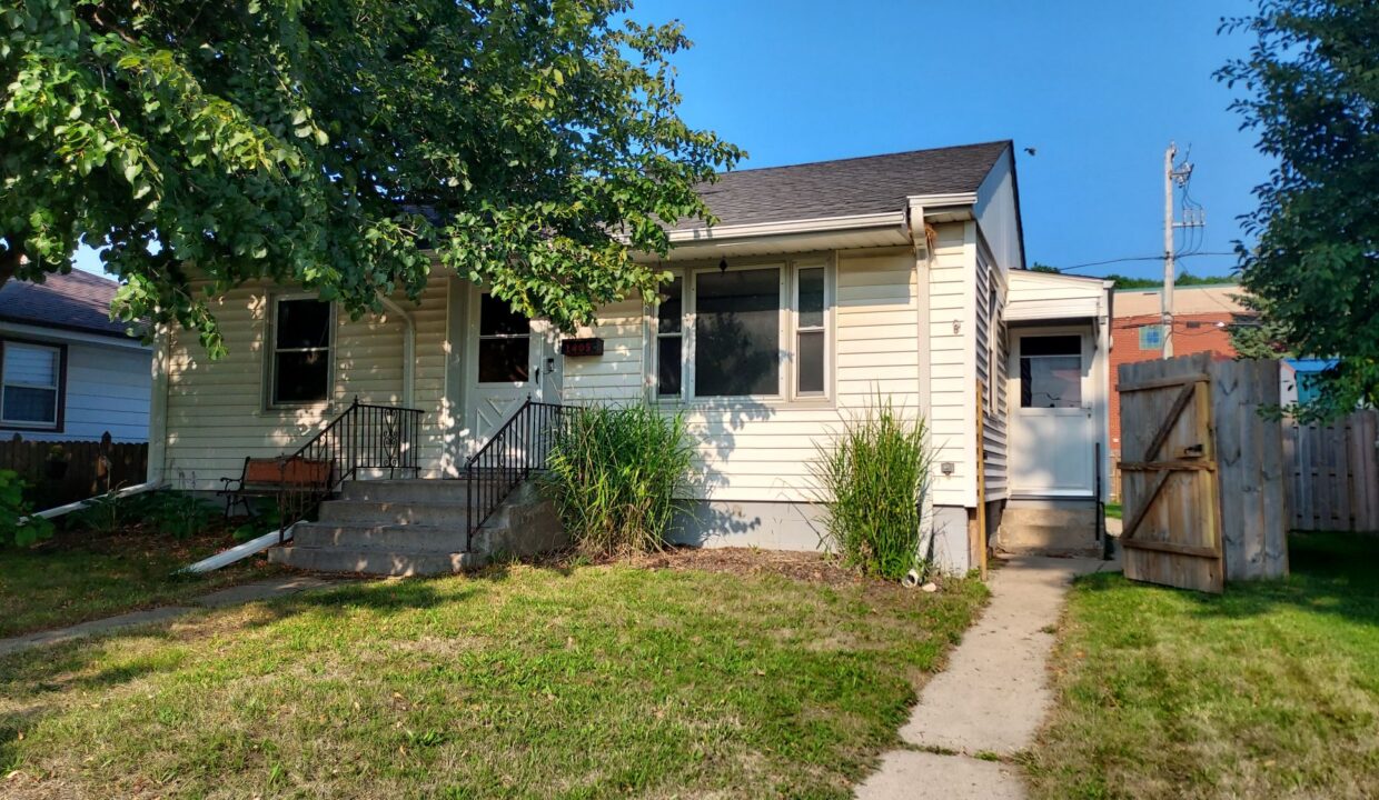 1405 15th Ave - Front View2
