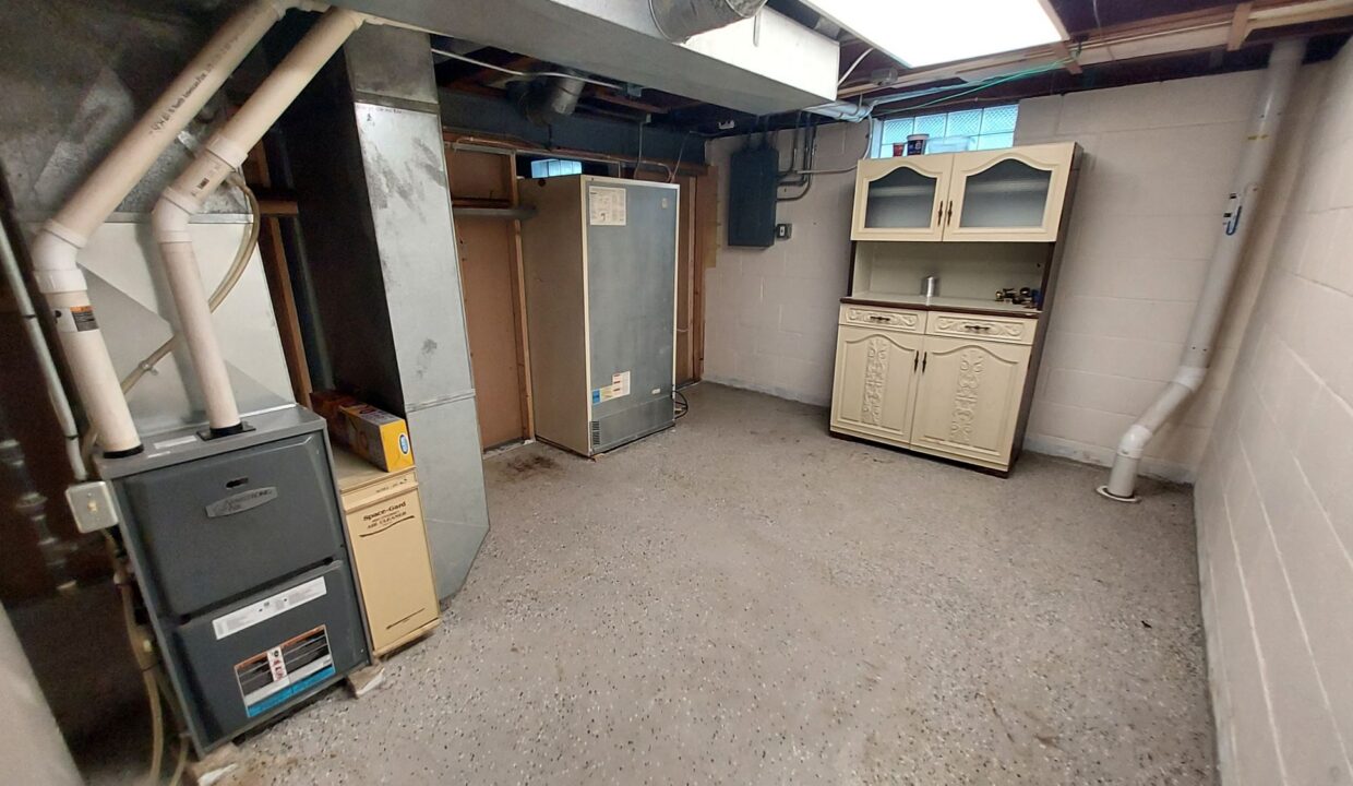 1405 15th Ave - furnace