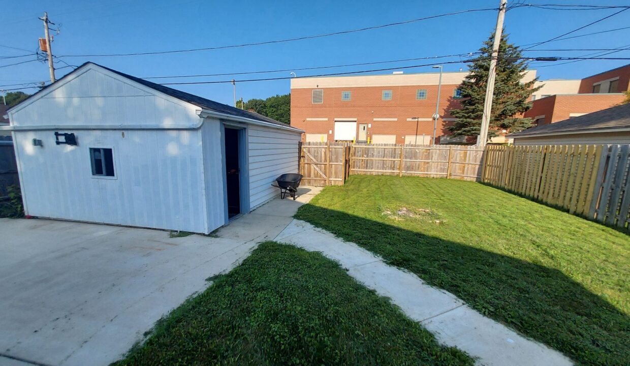 1405 15th Ave - garage1