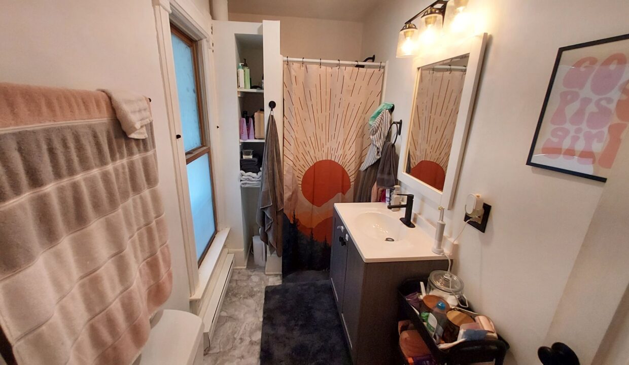 619 Division St - Bath - Upper